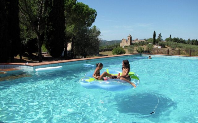 Apartment With Pool, Beautiful Surroundings