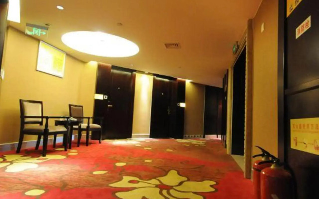 Sunshine Holiday Hotel