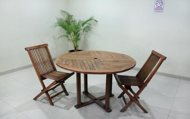 OYO 266 Margonda Residence 5