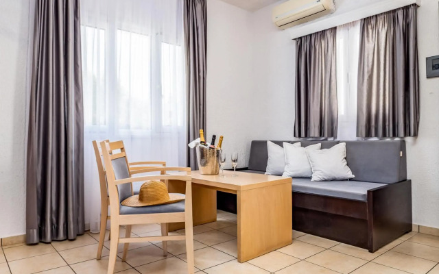 Elounda Alikes Suites & Studios