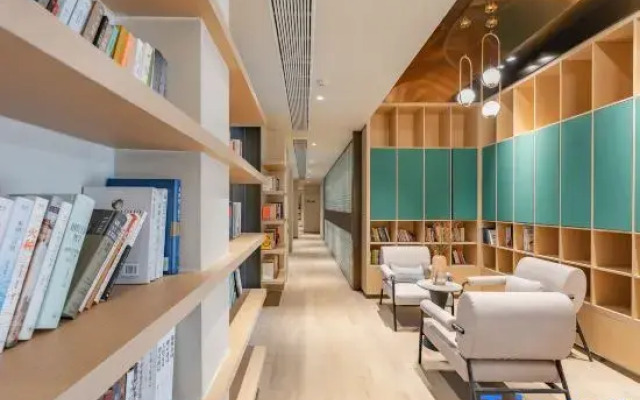 Shanghai Pudong Caolu Subway Atour Hotel