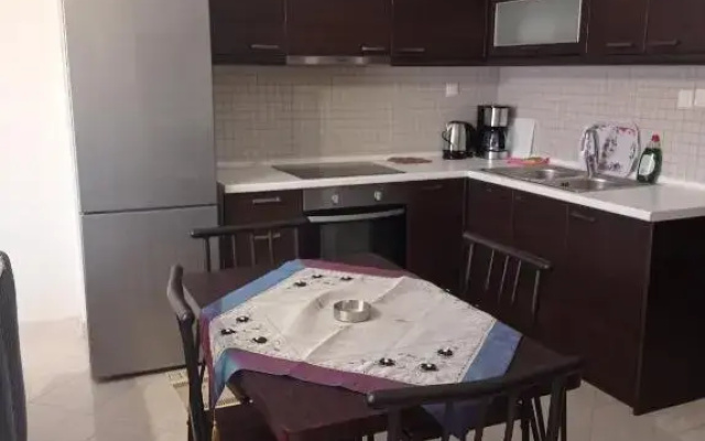Deluxe Apartments 2