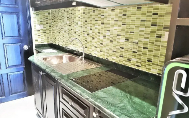 13th Floor sea View Studio