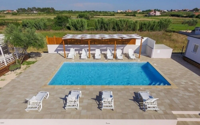 Ani - With Pool - A6
