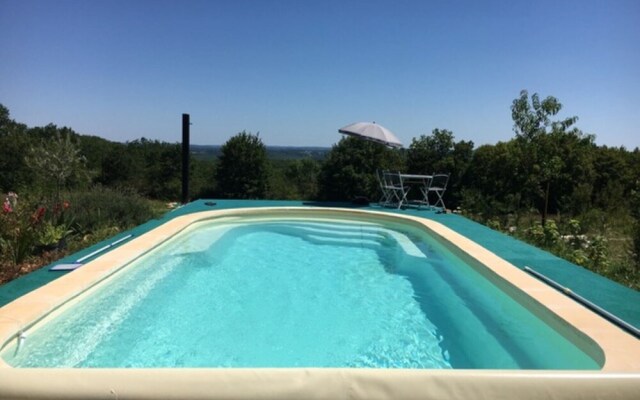 Luxury Villa in Cazals with Swimming Pool