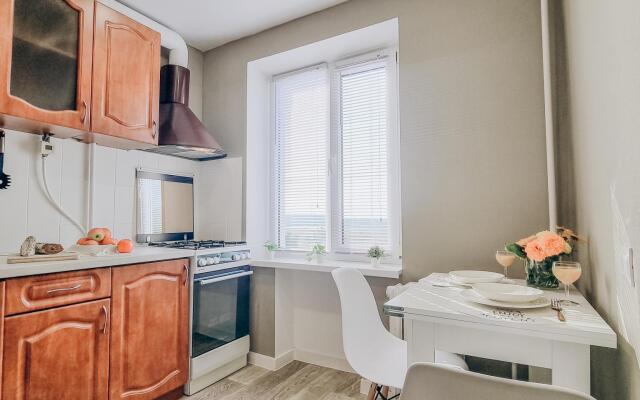 LovelyHome 39 (ЛавлиХоум 39) на улице Набережная Трибуца 43