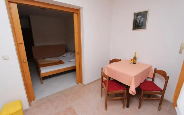 Room and Apartments Mariza