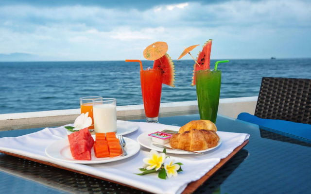 Sunset Beach Club Hotel & Spa