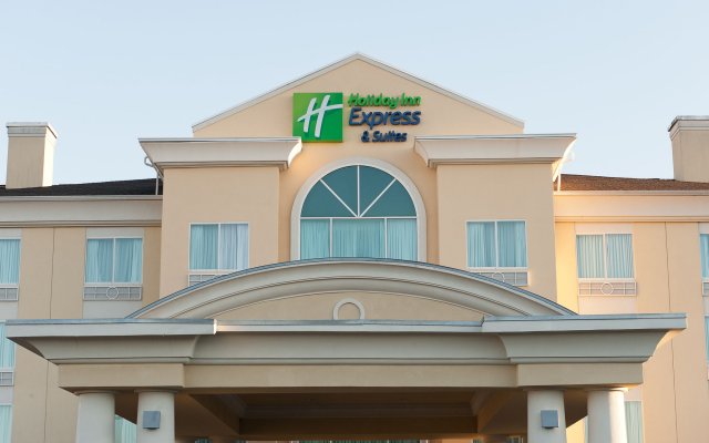 Holiday Inn Express & Suites Columbia-I-26 @ Harbison Blvd, an IHG Hotel