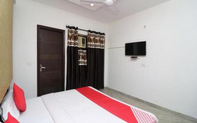 OYO 24283 Royal Rahul Residency