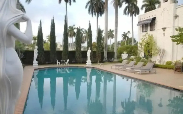 Huge Pool 6 Bedrooms 20 People Beach