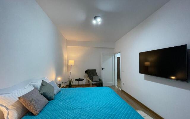Luxury Q Residence near Palas Mall