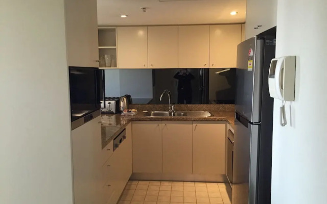 Wyndel Apartments - Sergeants