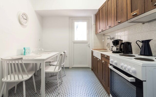 Lavender Design apartment by Acropolis
