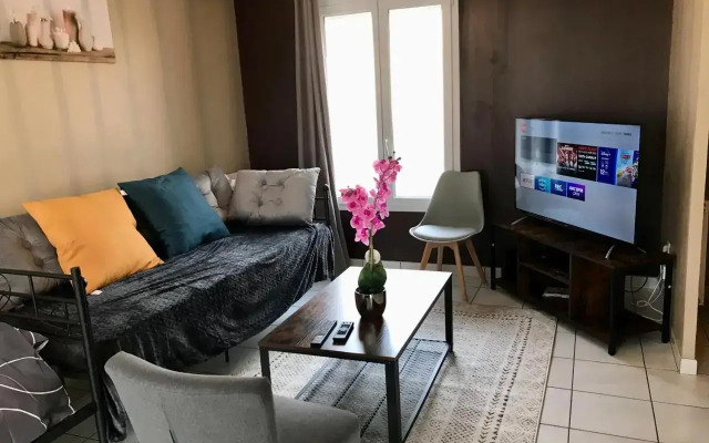 Agréable maison proche Gare avec parking gratuit