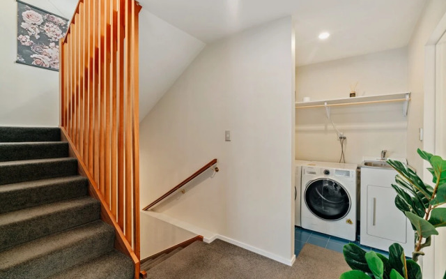 Lakefront Living At Remarkables - West