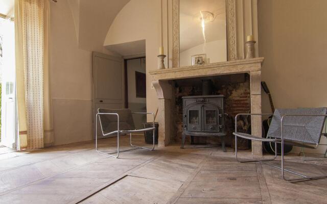 Historic Mansion by the River Lot in Cenevieres