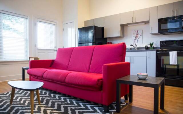 Fun 1 BR Apt In Popular NODA