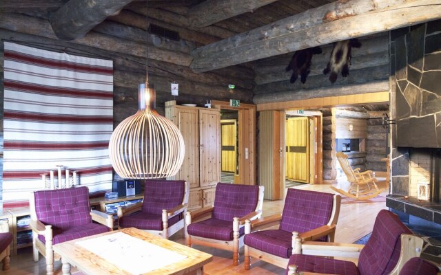Saarikejo Log Chalet