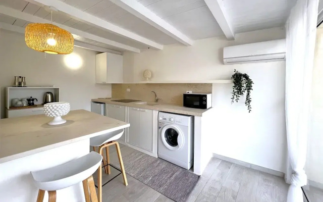 Nina Home in Noto With 1 Bedrooms and 1 Bathrooms