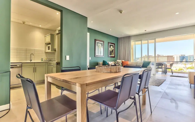 Luxury Three Bedroom Apartment - Fully Furnished and Equipped