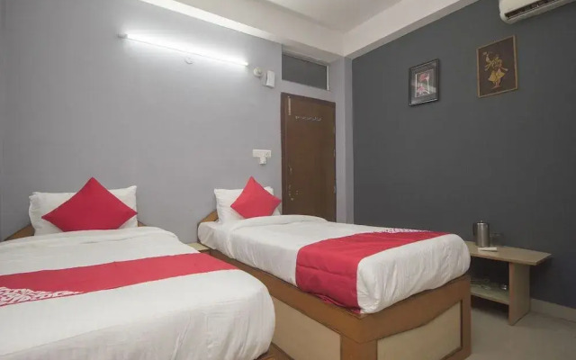 OYO 10695 Hotel Niladri Palace