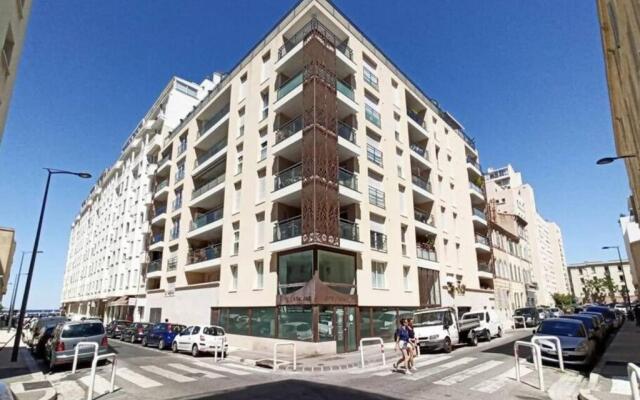 CATALANS-Air-conditioned, balcony 2 min walk Catalans Beach