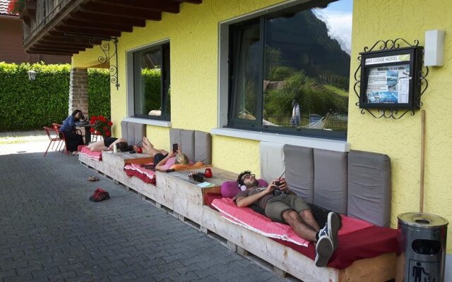 Lake Lodge Hostel