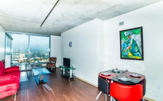 Hollywood Sierra Apartment