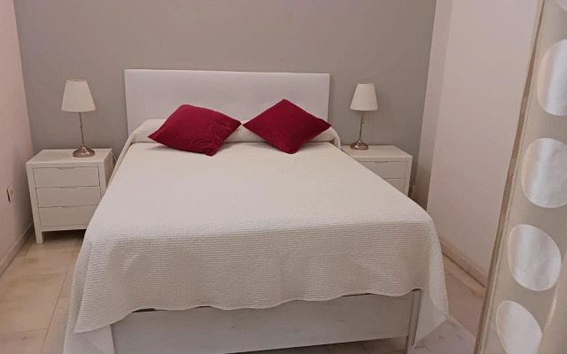 Las Columnas De Adriano. Calle Mármoles, 5