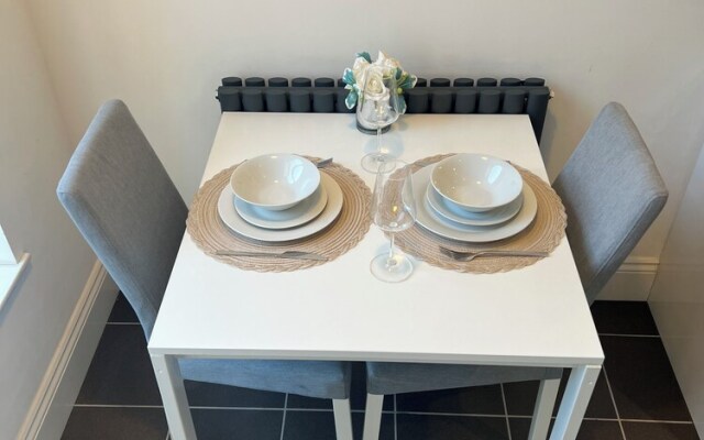 City Centre 1 Bed Sleeps 4 H5