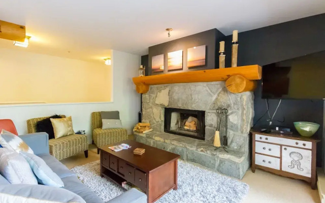 Family Home in Taulswood Ski In-Out