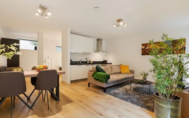 Canal Garden Apartment 11