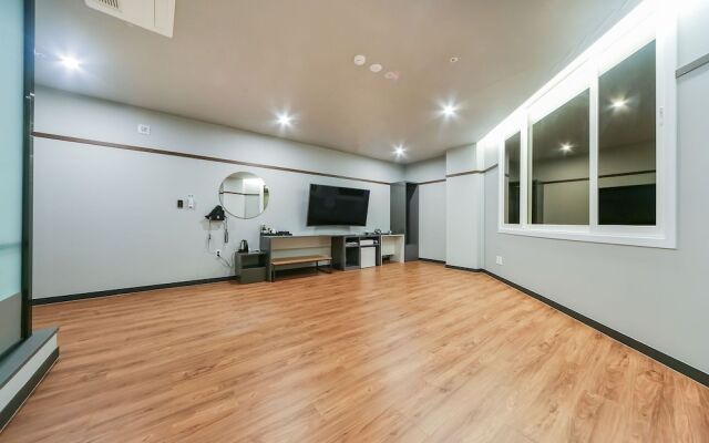 Changwon Jinhae Yongwon Hotel The K