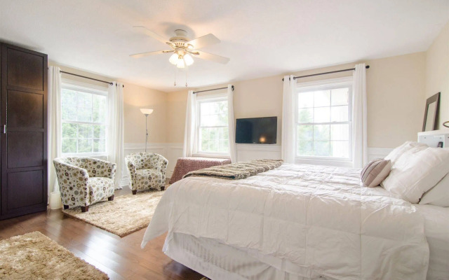 Windsong Manor Bed & Breakfast