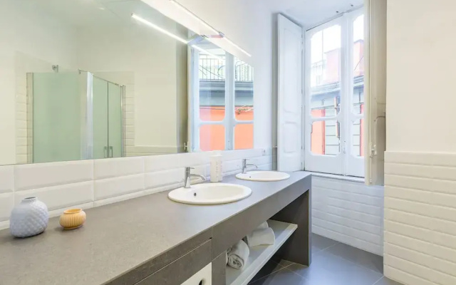Piazza Amedeo Flat by Wonderful Italy