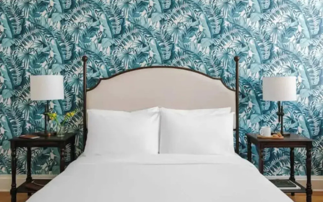 Elegant Condos in NOLA with Rooftop Pool