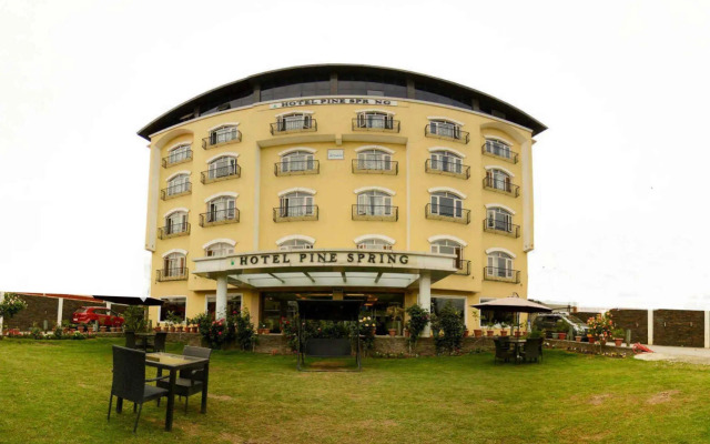 Hotel Pine Spring Wazir Bagh
