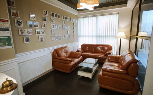 Hotel West