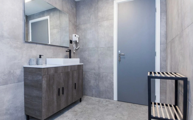 Minimalist Modern Nea Kifisia Studio