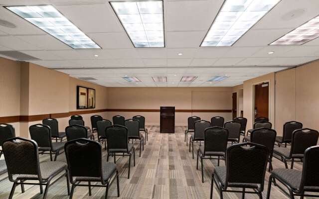 Best Western Plus Orangeville Inn & Suites