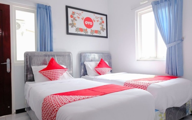 OYO 437 Hnr Homestay Syariah – Guest Rooms – Malang