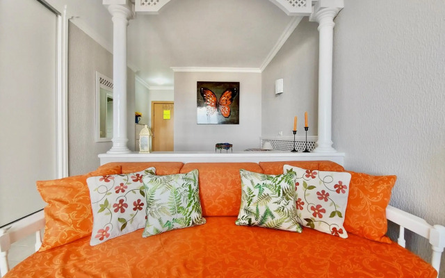 Ocean and Sun Studio Apartment