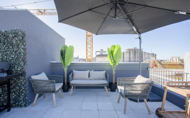 Liiiving-Modern & Glam Rooftop Apartment