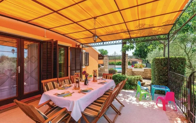 Awesome Home in Pula with WiFi, Hot Tub & Sauna