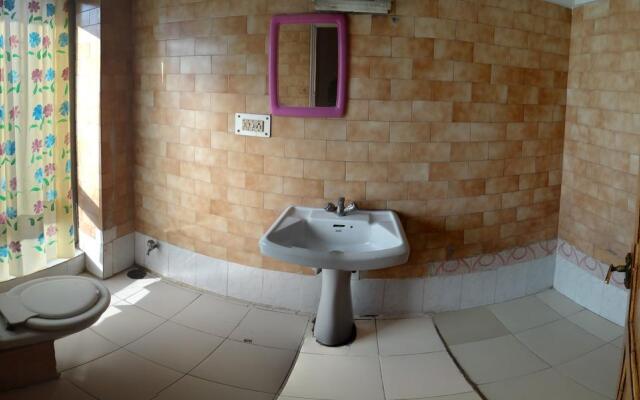 Gaurav Hotel