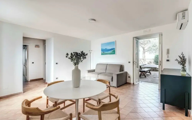 Giulia 3 Villa Apartment Shared Pool Sea Views