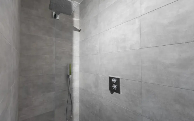 Spacious New-build Apartment With Large Terrace