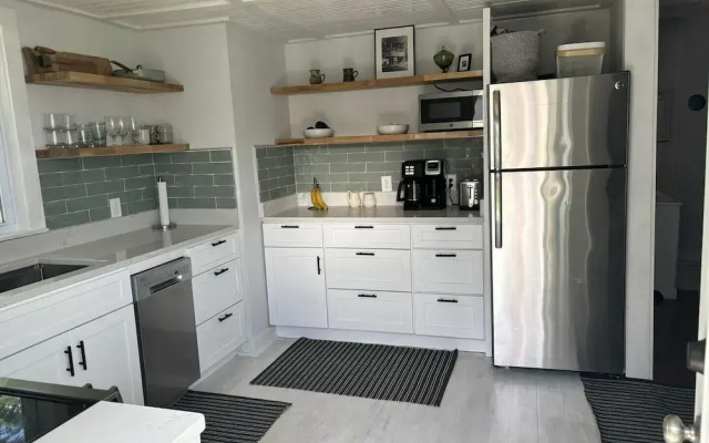 Sweet Mary 2 Bedroom Home by RedAwning