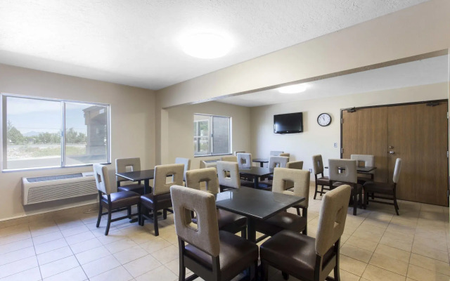 Quality Inn Logan near University